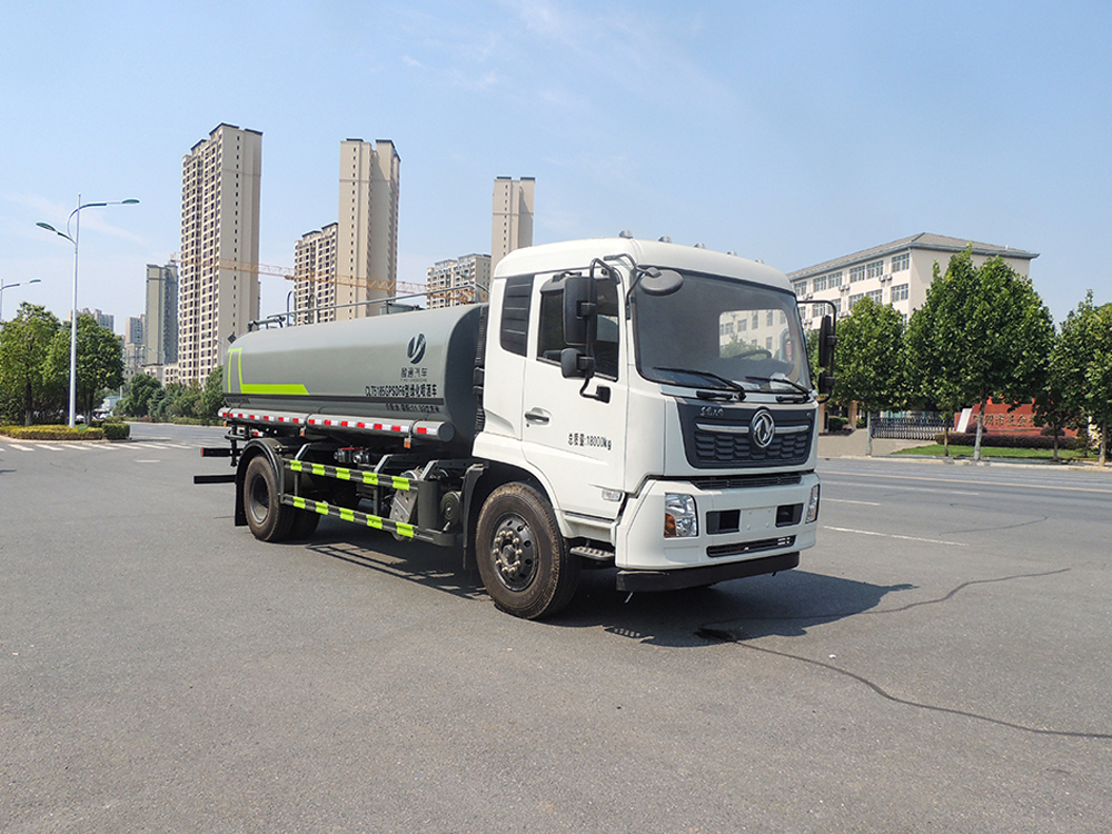 15方天锦轴距4700康机230洒水车