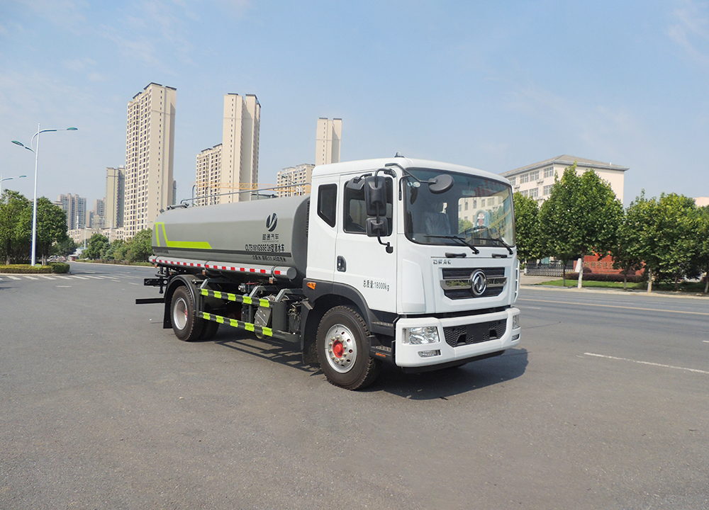 东风多利卡D9洒水车