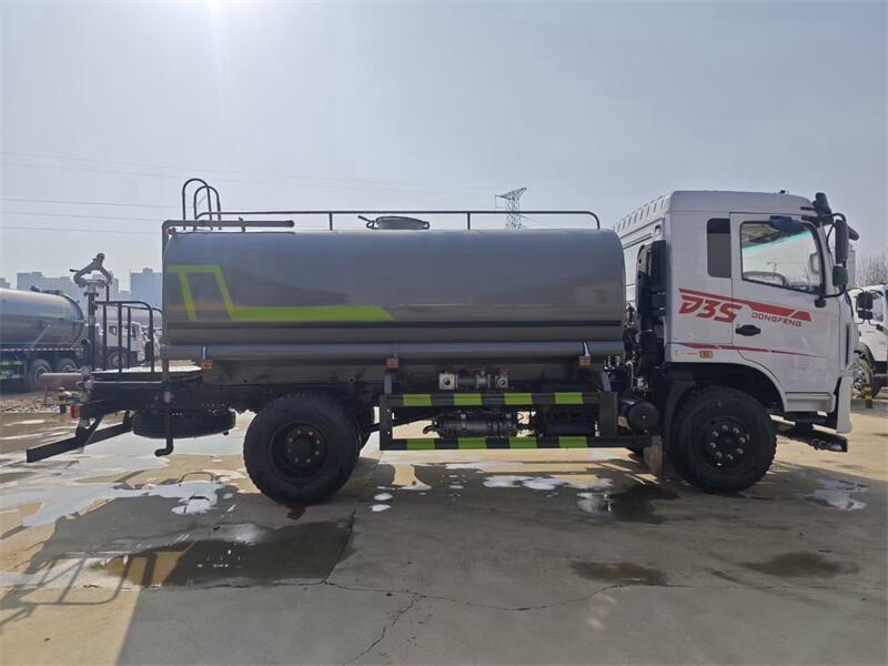 东风D3S玉柴170匹马力洒水车