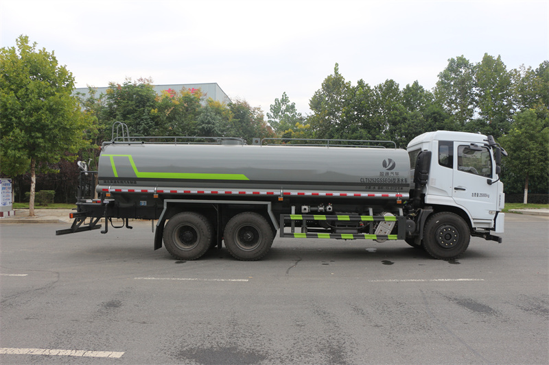东风专底20方洒水车-22方洒水车