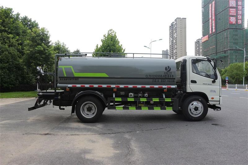 福田9立方洒水车