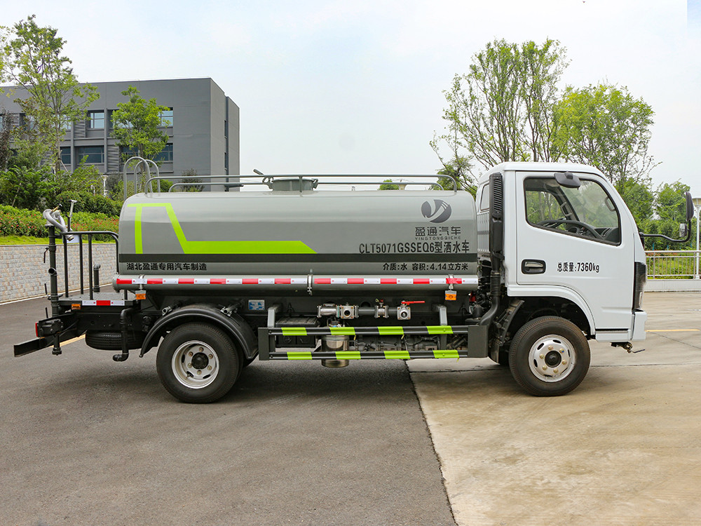 东风福瑞卡 5 方洒水车