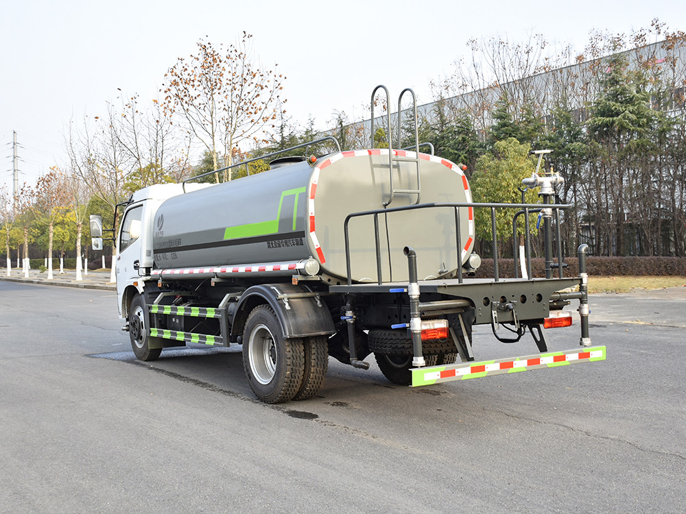 东风福瑞卡 9.3 方洒水车