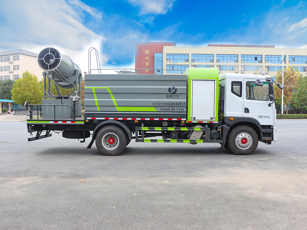 东风多利卡80米雾炮车