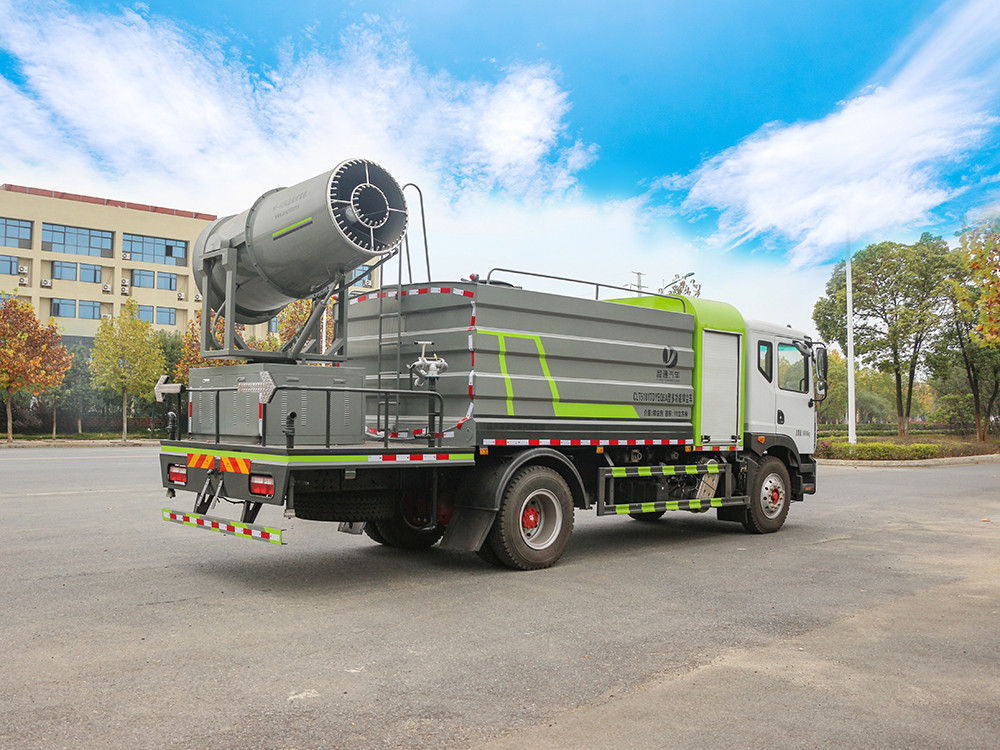 东风多利卡80米雾炮车