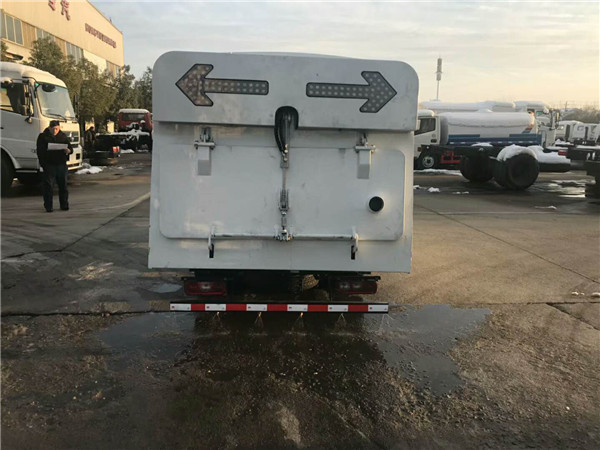 跃进小福星型吸尘车-3方吸尘车