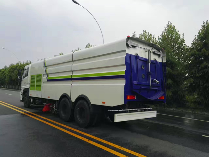 东风天龙洗扫车-20方洗扫车
