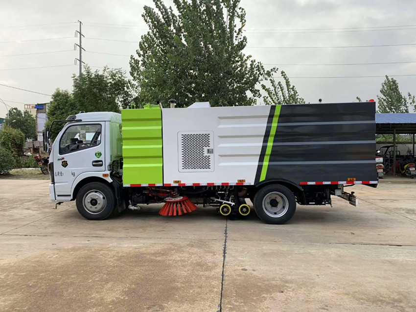 国六东风5方洗扫车-5吨洗扫车